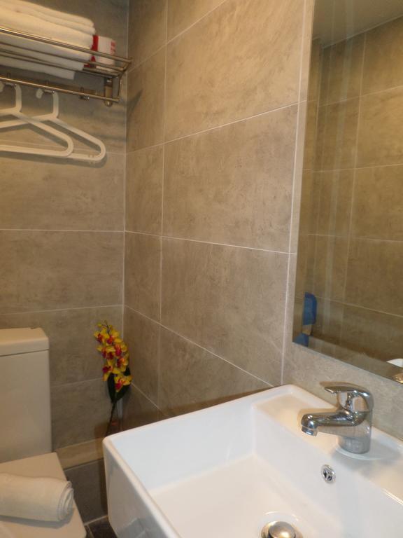קוולון Sunrise Royal - Boutique Hostel מראה חיצוני תמונה