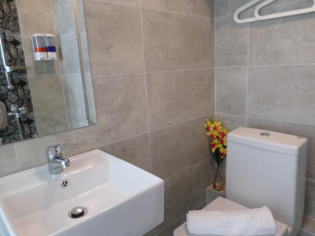 קוולון Sunrise Royal - Boutique Hostel מראה חיצוני תמונה