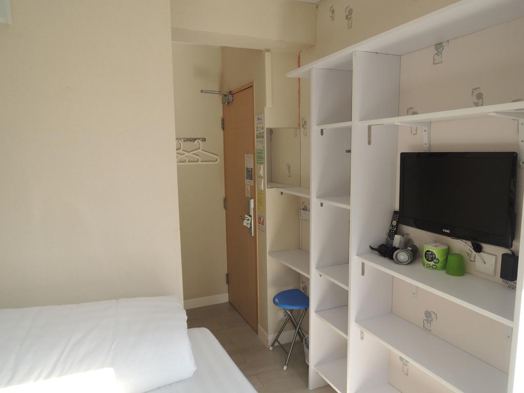 קוולון Sunrise Royal - Boutique Hostel מראה חיצוני תמונה